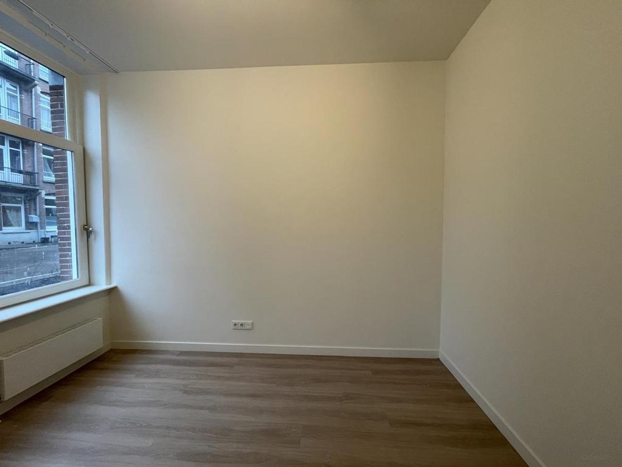 Licht 3-kamerappartement met patio in Amsterdam - Afbeelding 24