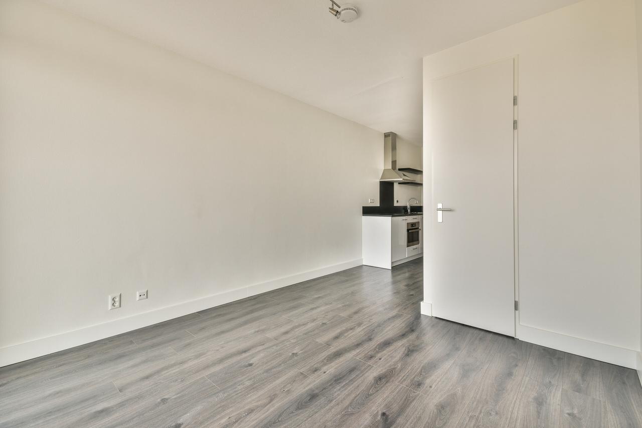Compact Studio with Elevator in Laakhaven-West - Image 1
