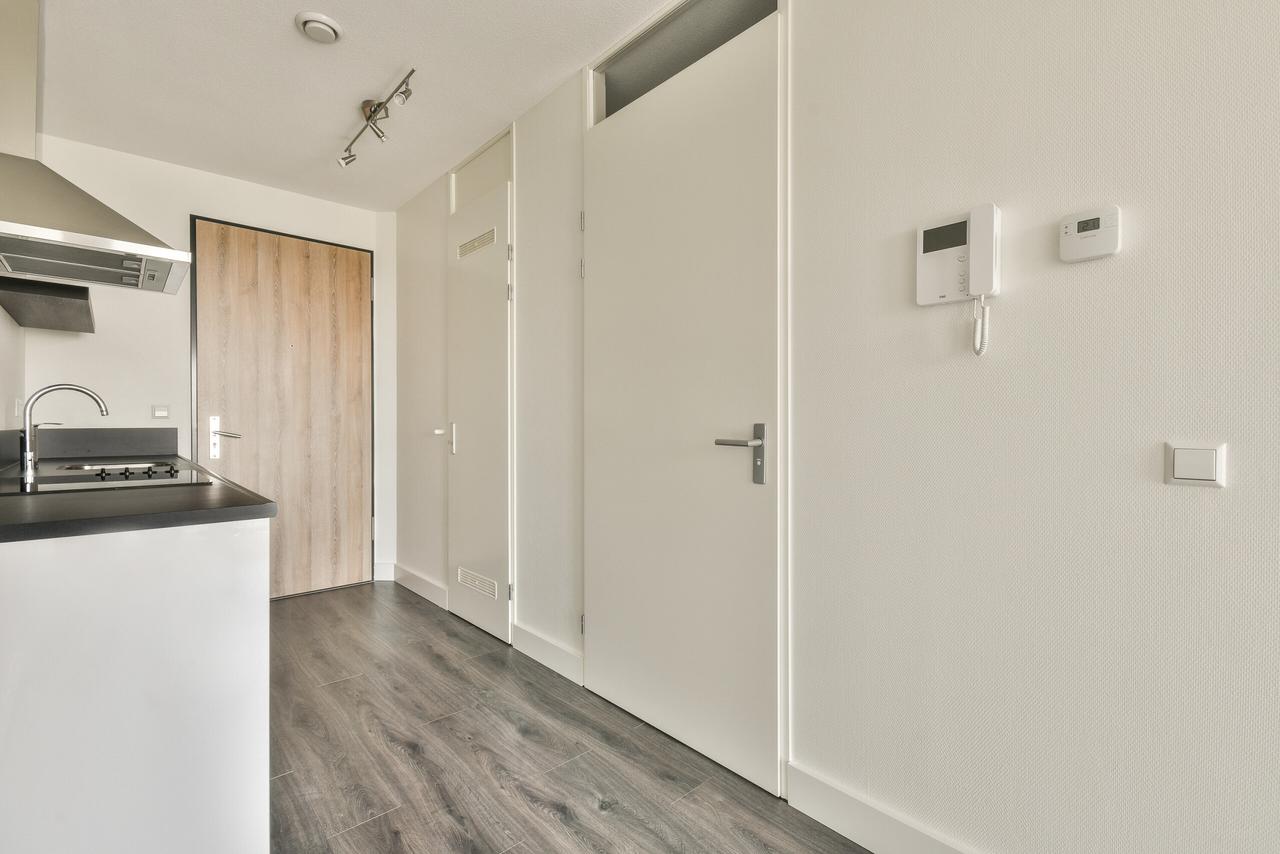 Compact Studio with Elevator in Laakhaven-West - Image 3