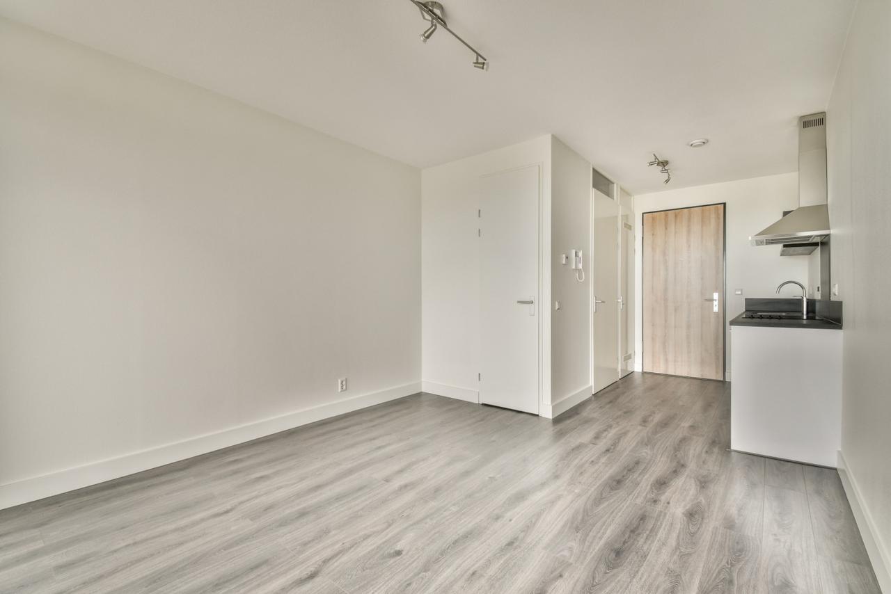 Compact Studio with Elevator in Laakhaven-West - Image 7