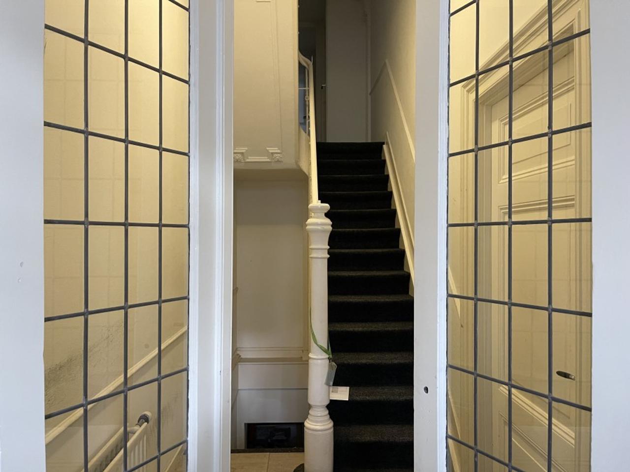 Lichte studio met Frans balkon in Arnhem - Afbeelding 2