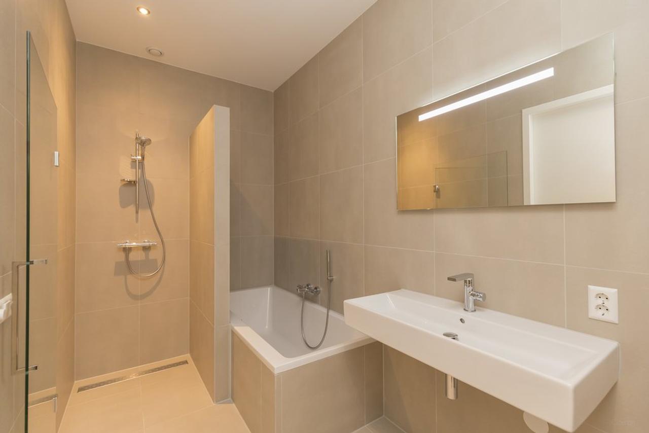 Gemeubileerd 3-kamerappartement met groot balkon - Afbeelding 6