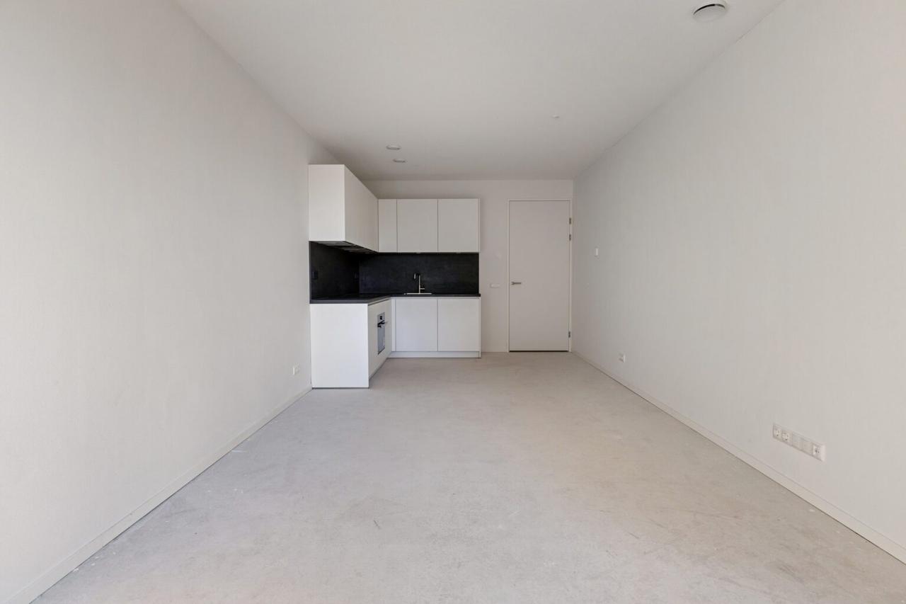Licht 2-kamerappartement met loggia in Sloterdijk - Afbeelding 7