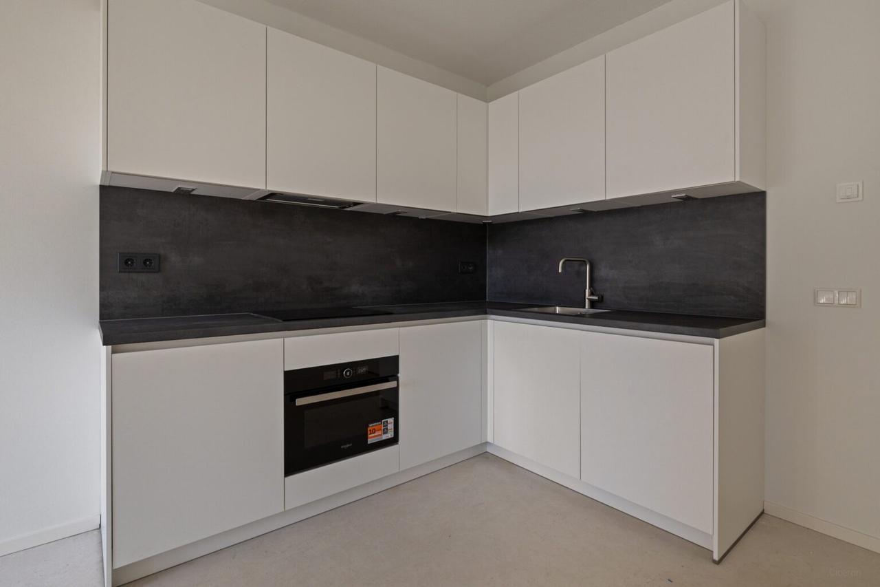 Licht 2-kamerappartement met loggia in Sloterdijk - Afbeelding 8