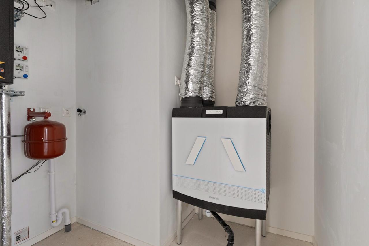 Licht 2-kamerappartement met loggia in Sloterdijk - Afbeelding 13