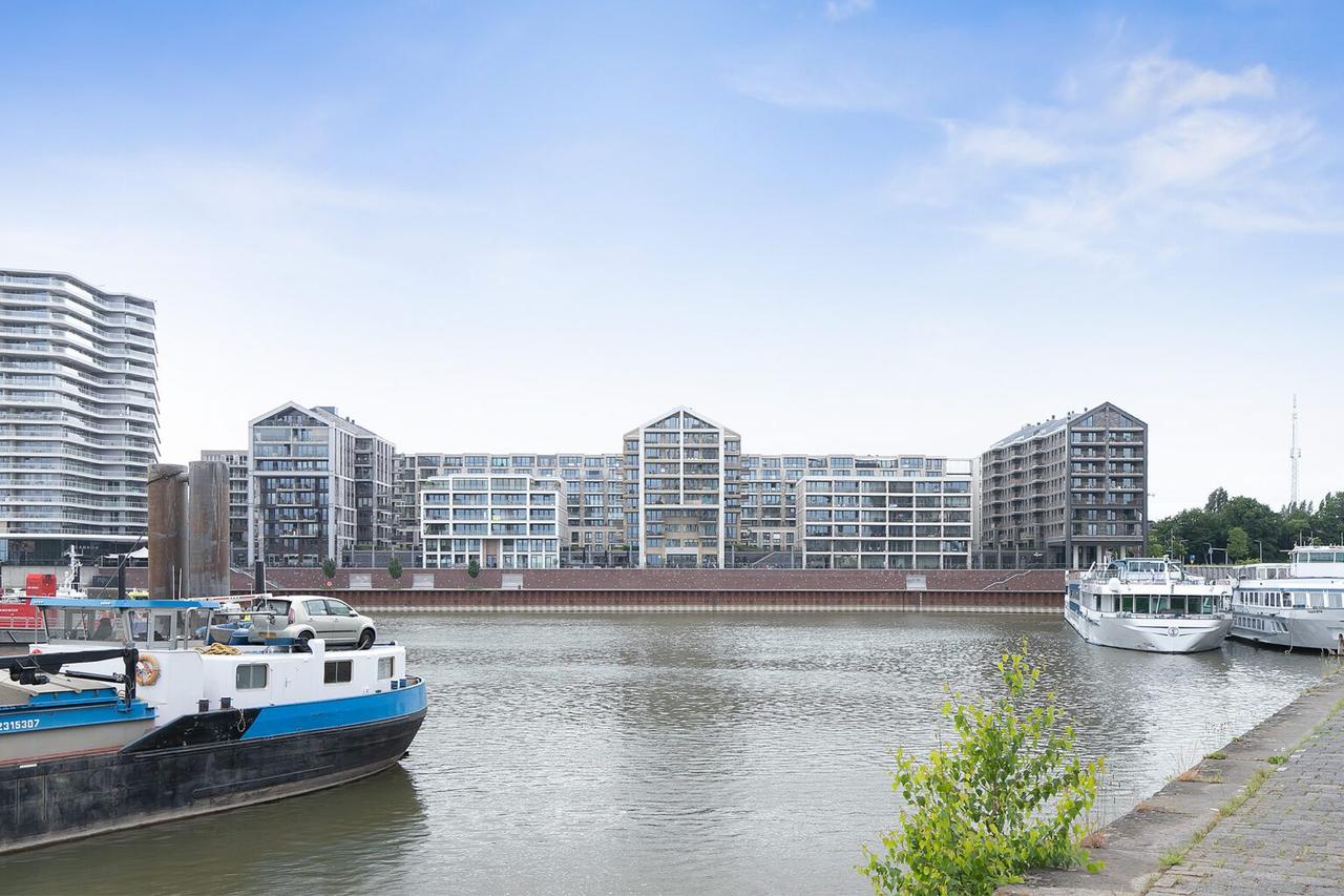 99 m² met balkon aan de Waal in Nijmegen - Afbeelding 1