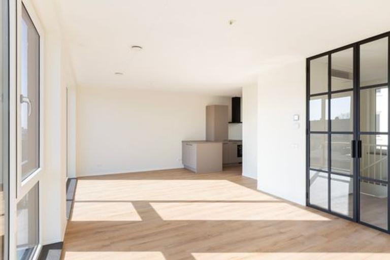 97 m² bovenwoning met 2 slaapkamers - Afbeelding 1