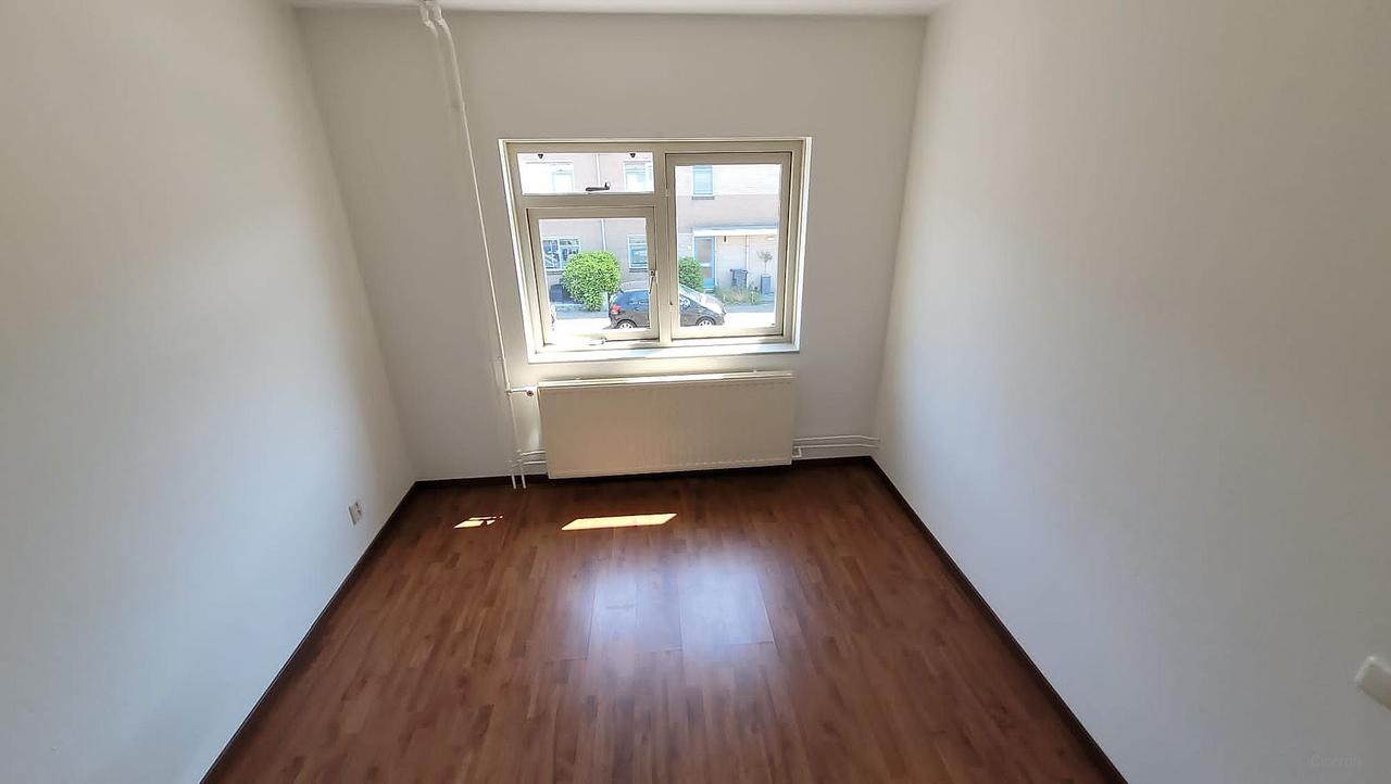 118m² Family Home with Garden in Haarlem-Oost - Image 7