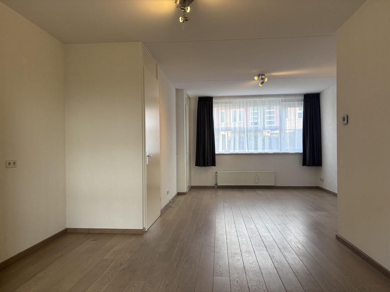 Tussenwoning met tuin vlak bij ASML - Afbeelding 9