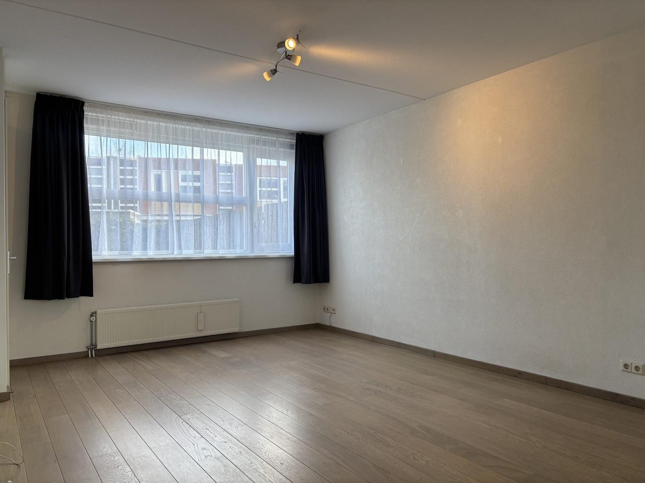 Tussenwoning met tuin vlak bij ASML - Afbeelding 10