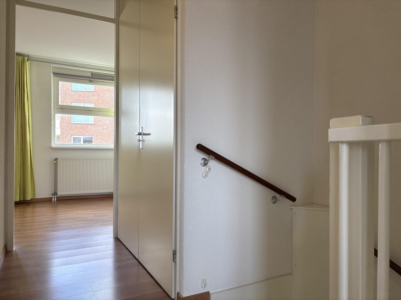 Tussenwoning met tuin vlak bij ASML - Afbeelding 11
