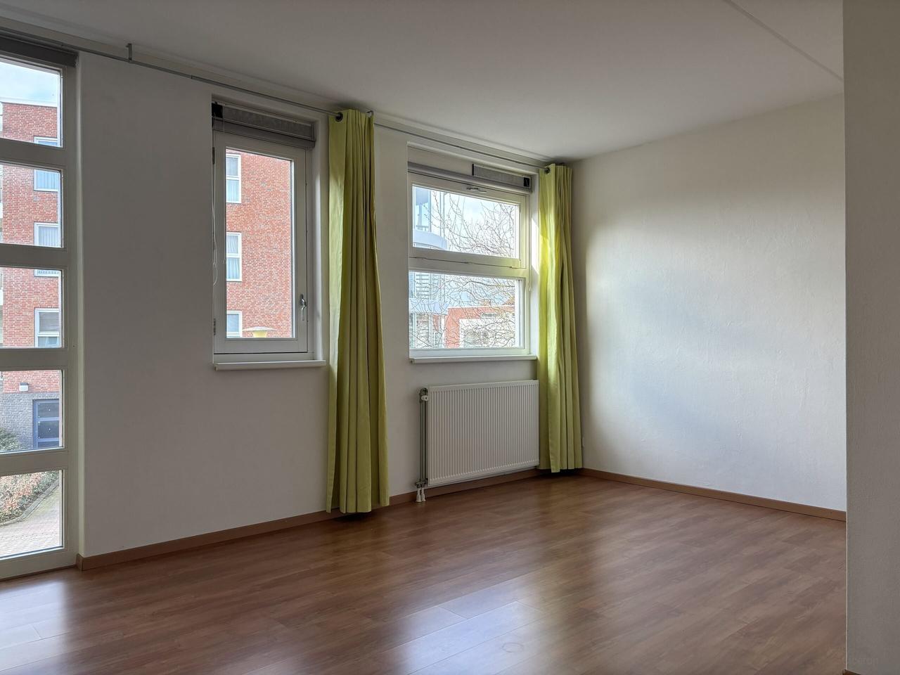Tussenwoning met tuin vlak bij ASML - Afbeelding 12