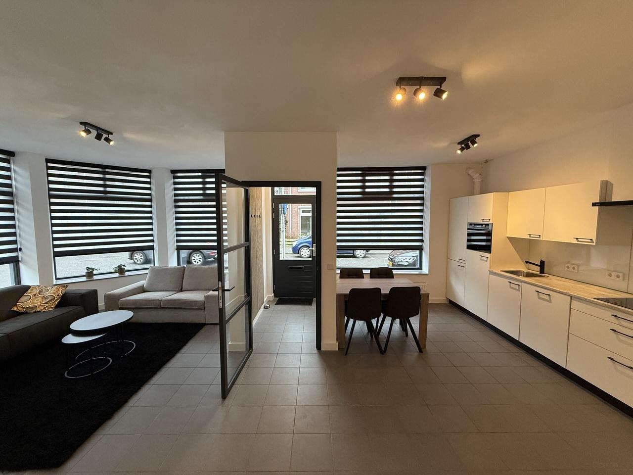 Gemeubileerd appartement met dakterras - Afbeelding 1