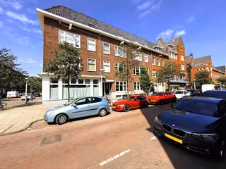 Dubbele benedenwoning met tuin in Zuid