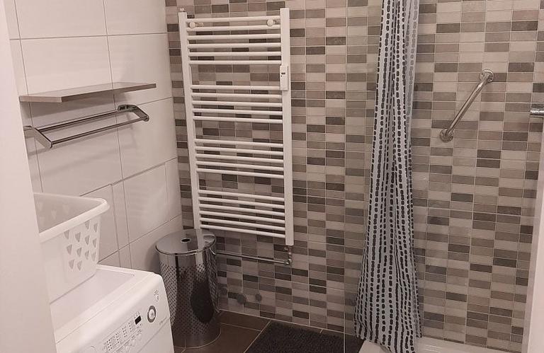 Gemeubileerd 4-kamerappartement met balkon - Afbeelding 5