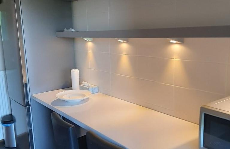 Gemeubileerd 4-kamerappartement met balkon - Afbeelding 9