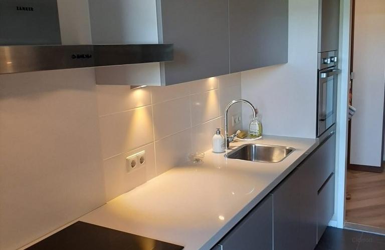 Gemeubileerd 4-kamerappartement met balkon - Afbeelding 10