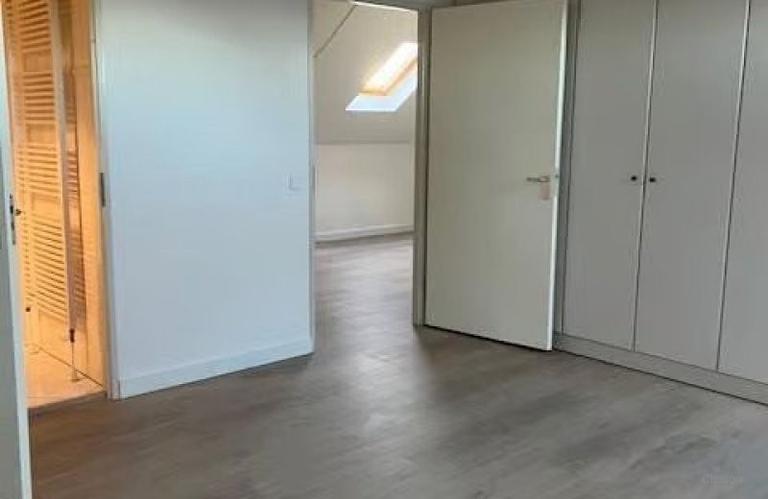 Maisonette with Roof Terrace in the Heart of Aalst - Image 8