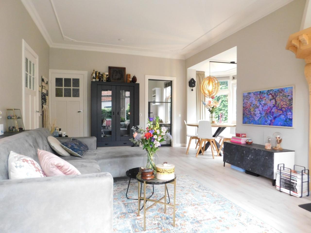Detached House with Garden and Workspace - Image 4