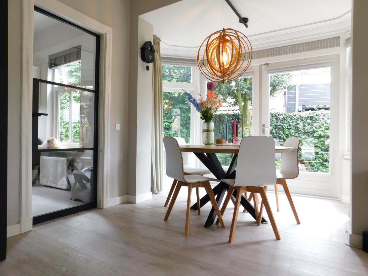 Detached House with Garden and Workspace - Image 5