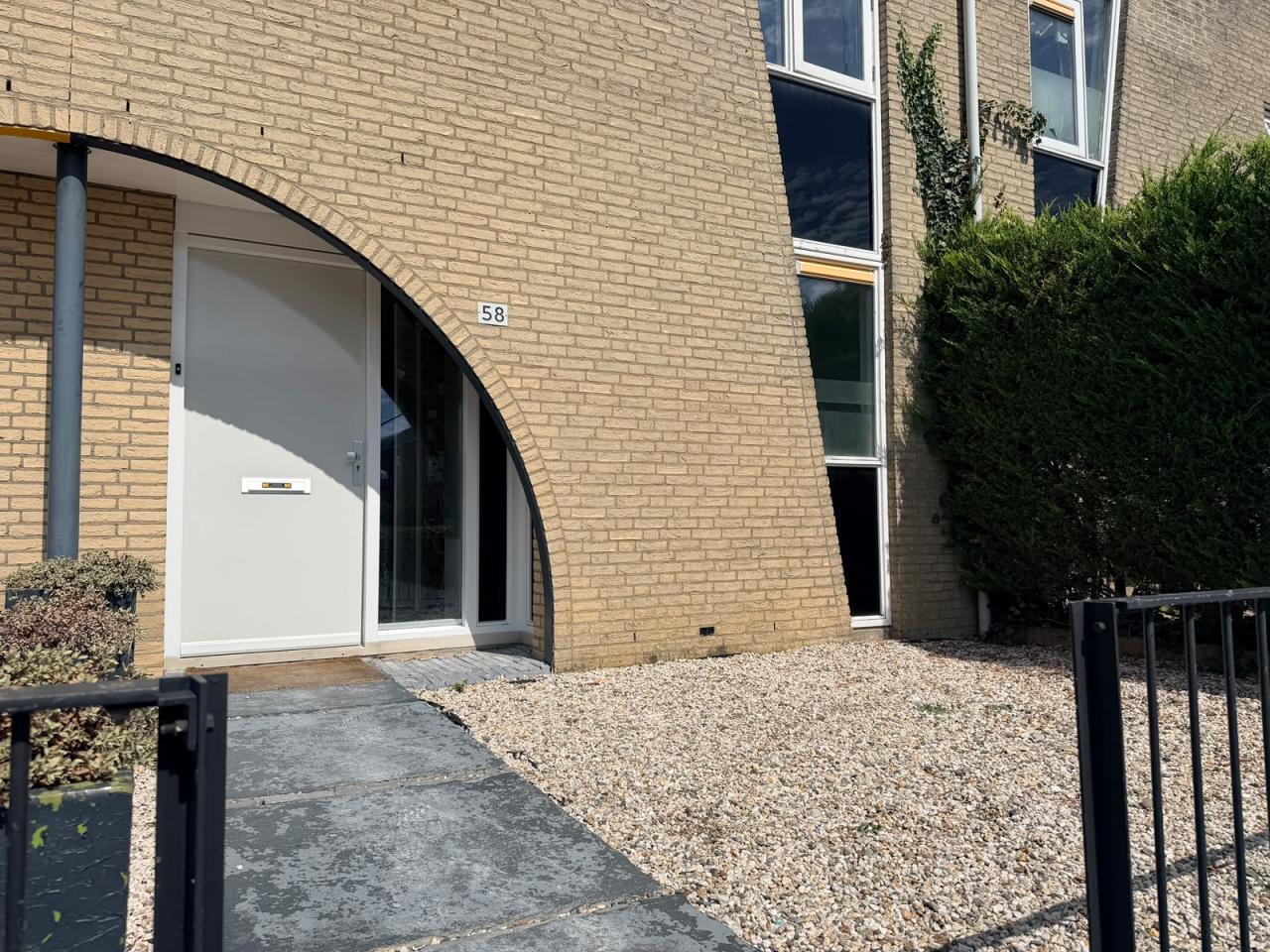 Eengezinswoning met 4 slaapkamers en tuin - Afbeelding 3