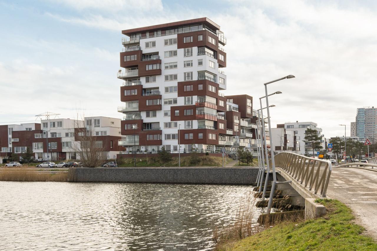 Gemeubileerd hoekappartement met groot balkon - Afbeelding 2