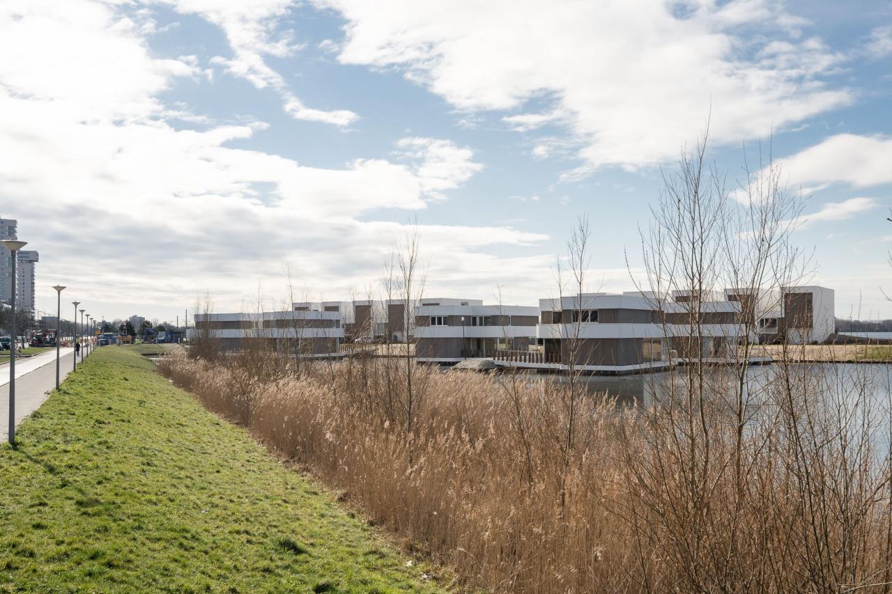 Gemeubileerd hoekappartement met groot balkon - Afbeelding 3