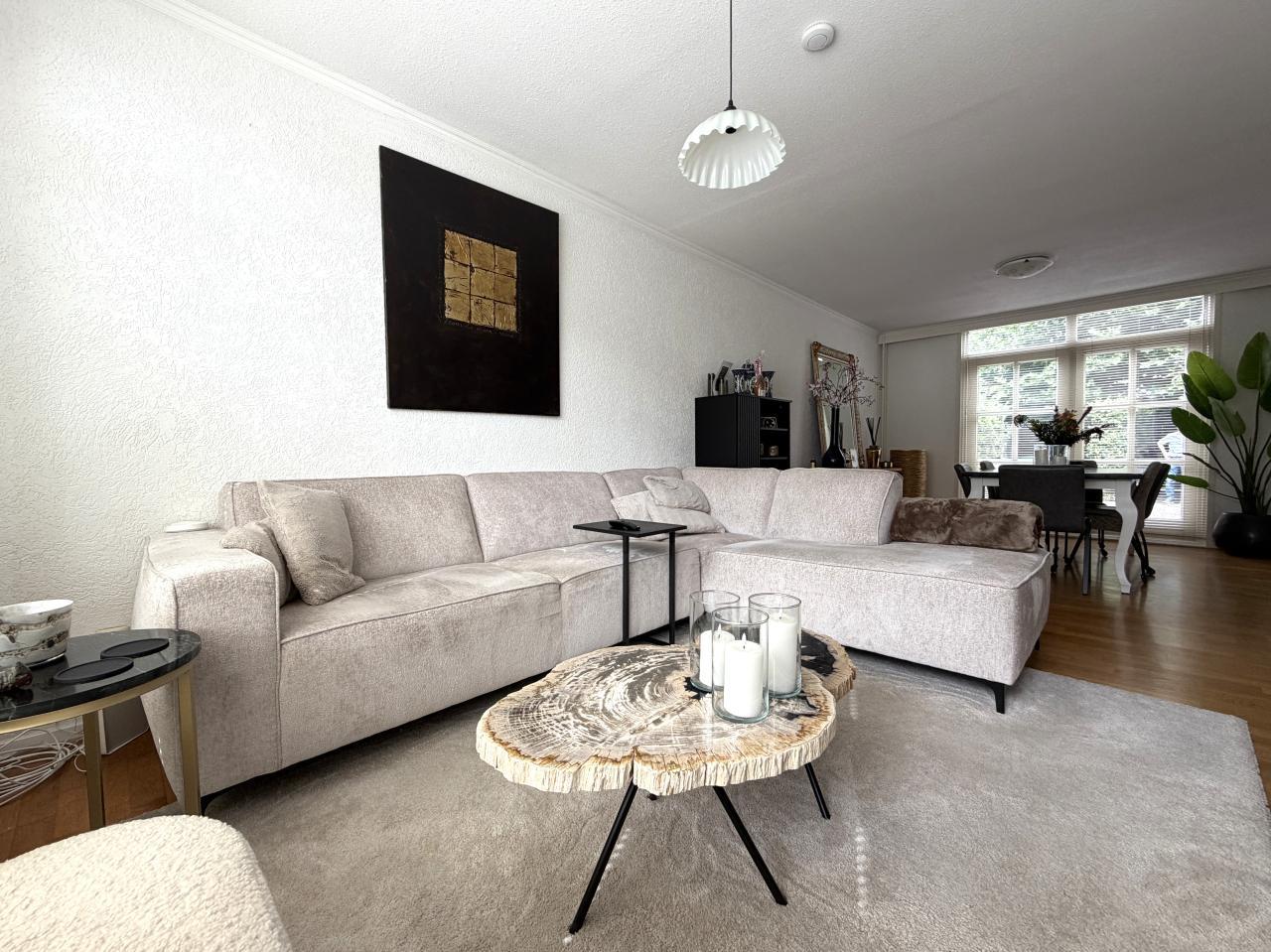 4-Bedroom Home with Sunny Garden - Image 2