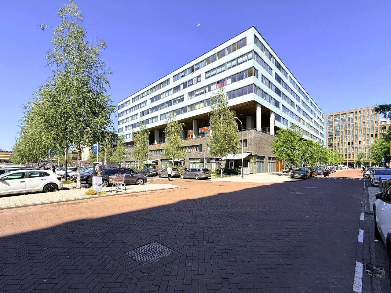 Gerenoveerd 4-kamerappartement met lift - Afbeelding 1
