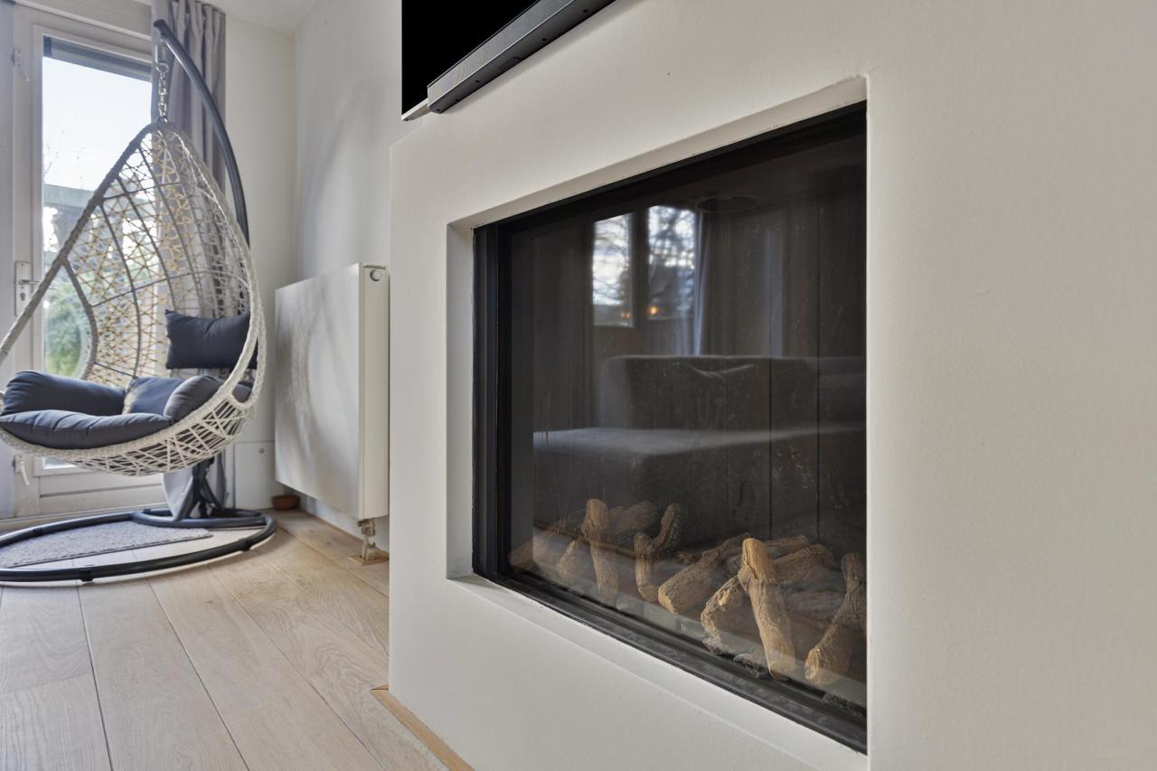 5-bedroom family home with south-facing garden - Image 4