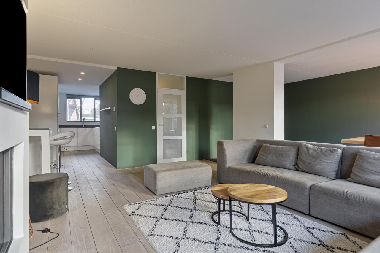 5-bedroom family home with south-facing garden - Image 5