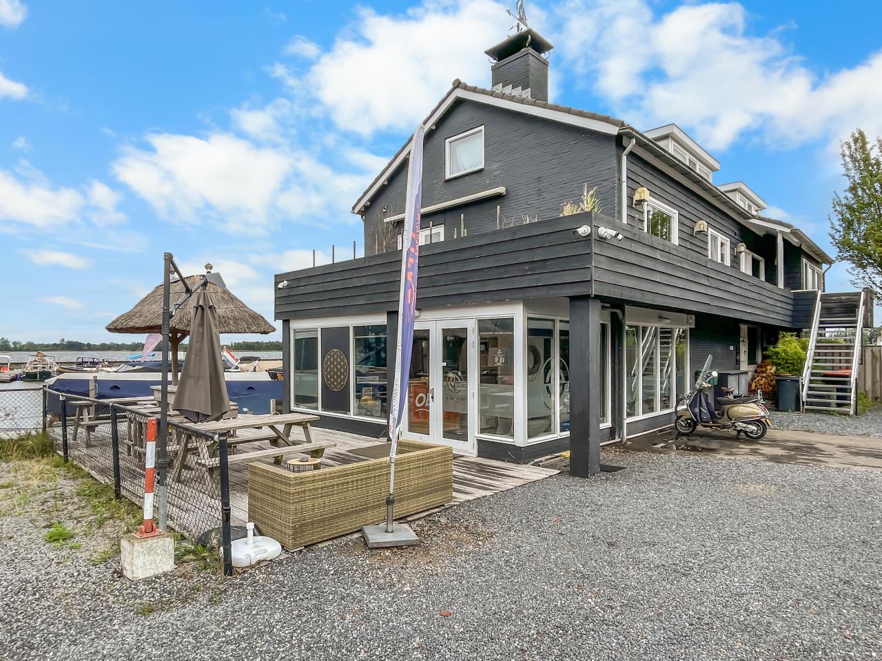 Waterfront Living with Terrace in Loosdrecht - Image 1