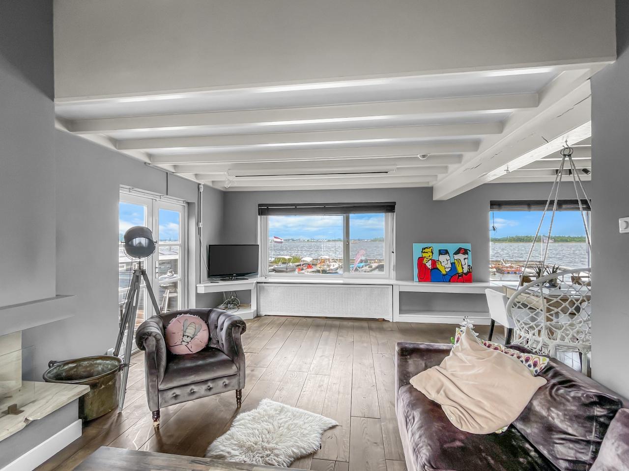 Waterfront Living with Terrace in Loosdrecht - Image 4