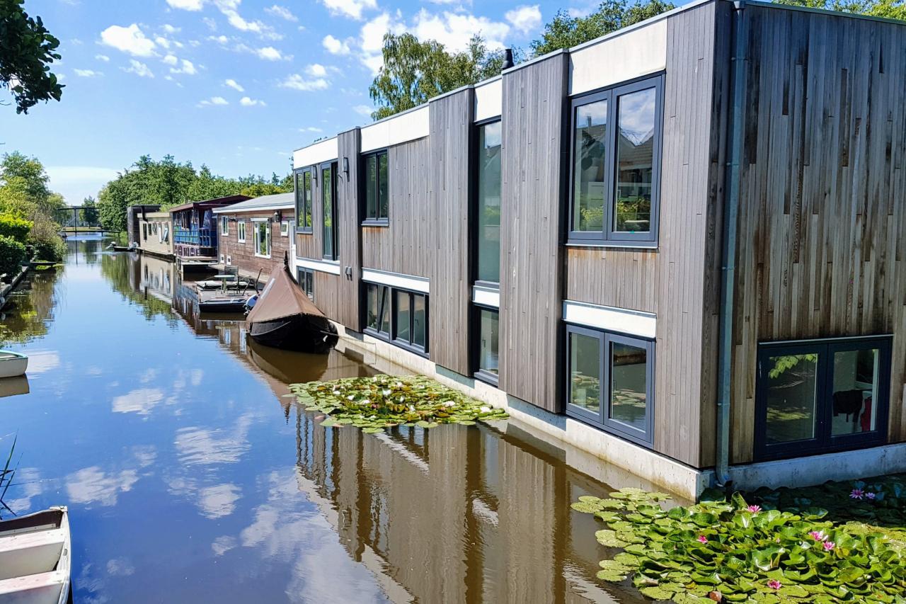 Woonark met 200 m² tuin in Zaandam - Afbeelding 1