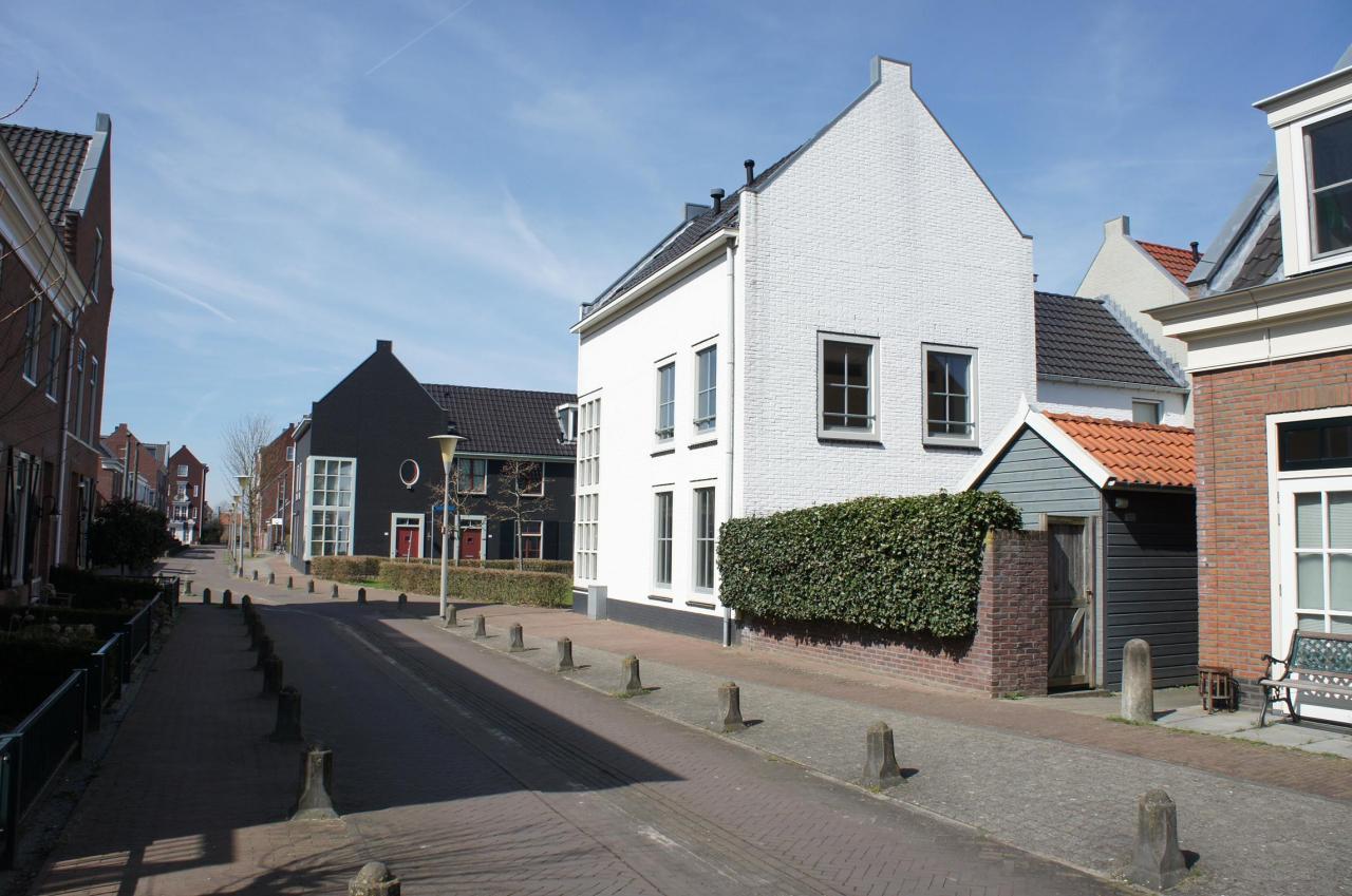 Licht hoekhuis met 4 slaapkamers en tuin - Afbeelding 2