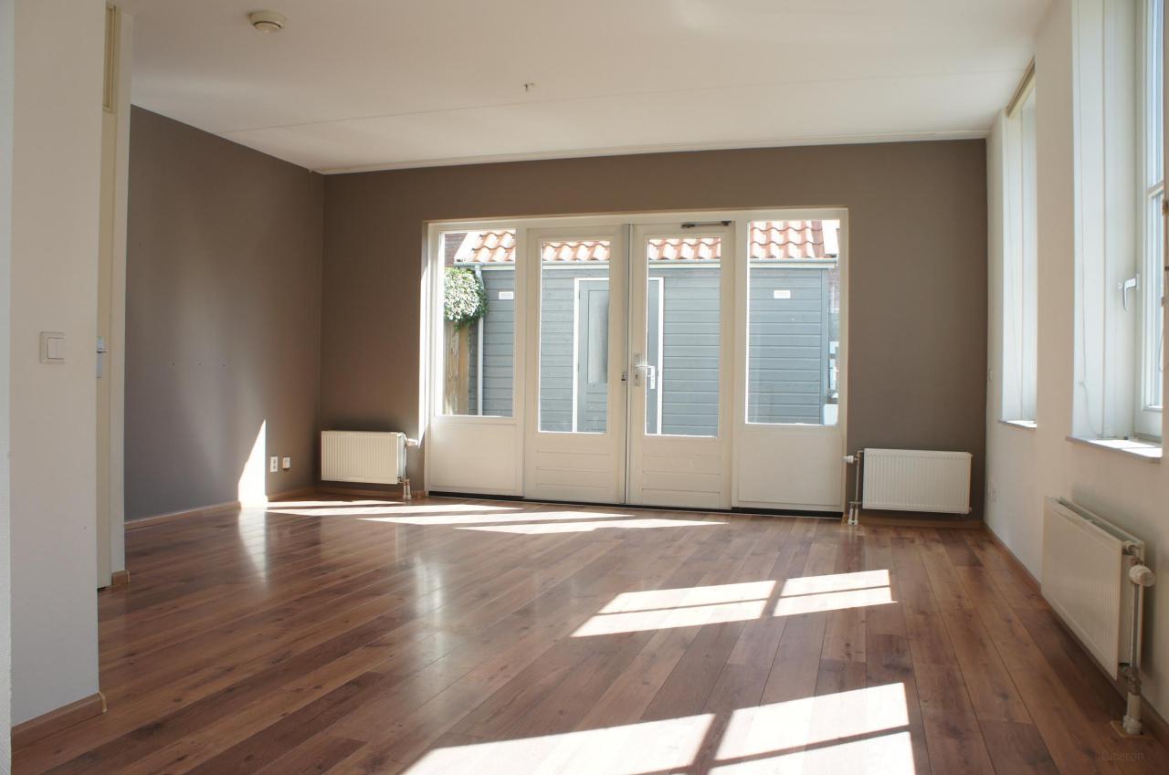 Licht hoekhuis met 4 slaapkamers en tuin - Afbeelding 4