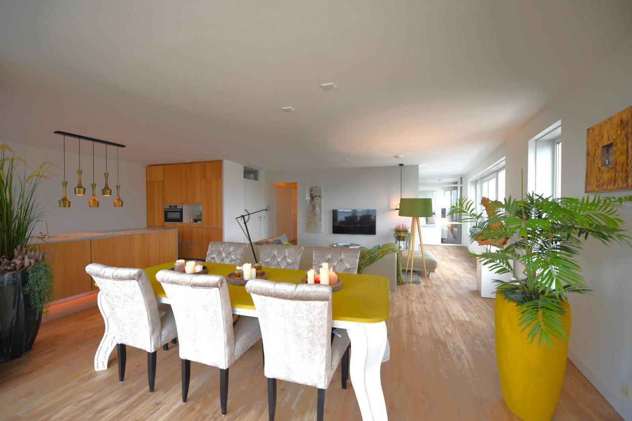 Penthouse op 23e met Rotterdamse skyline - Afbeelding 1