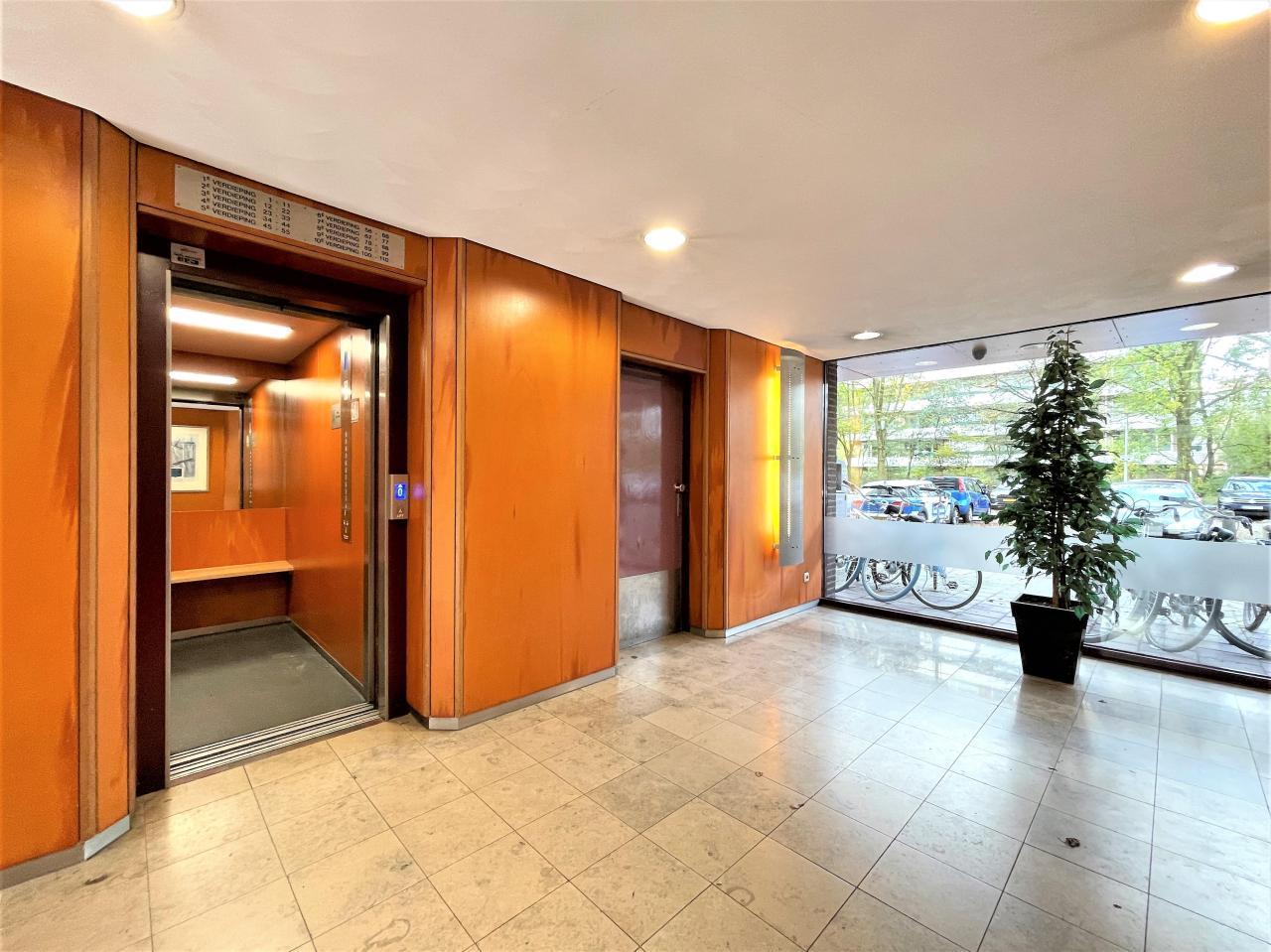 120 m² appartement met zonnig balkon - Afbeelding 2
