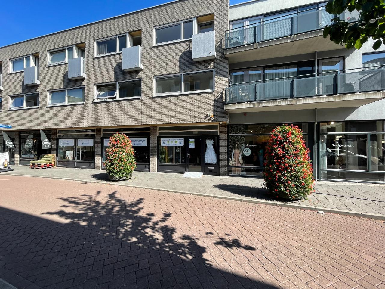 Licht 3-kamerappartement met terras en parking - Afbeelding 2