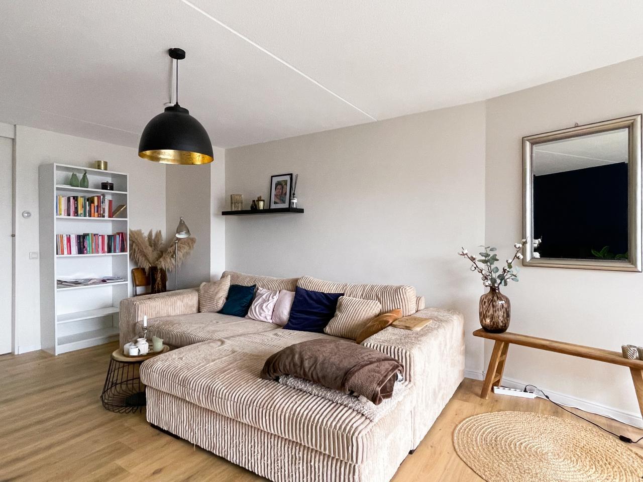 Licht 3-kamerappartement met terras en parking - Afbeelding 4