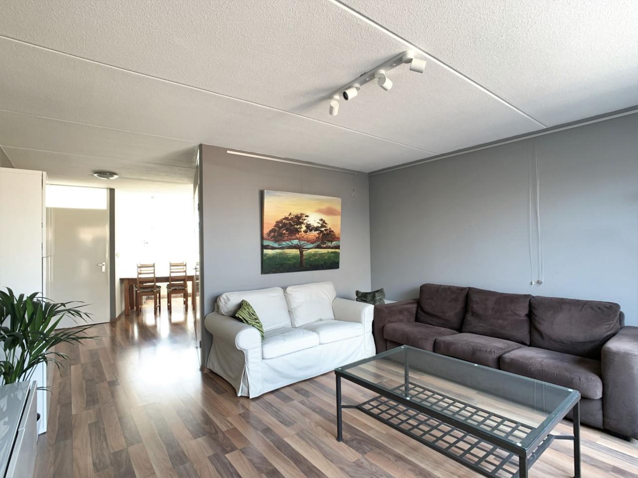 Terraced house with garden and 3 bedrooms - Image 3