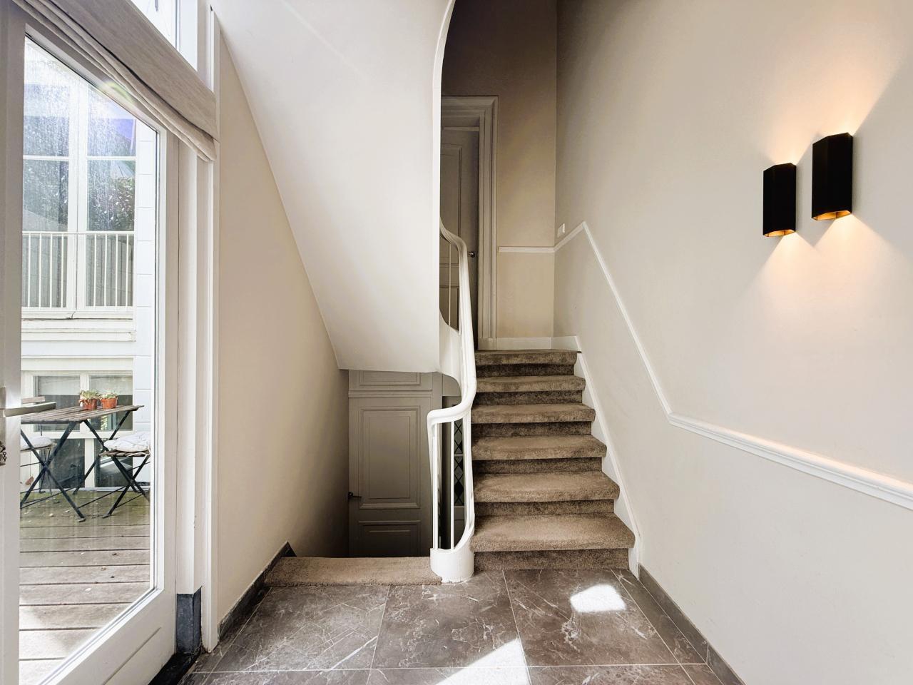 Waterfront Living with 3 Bedrooms - Image 2