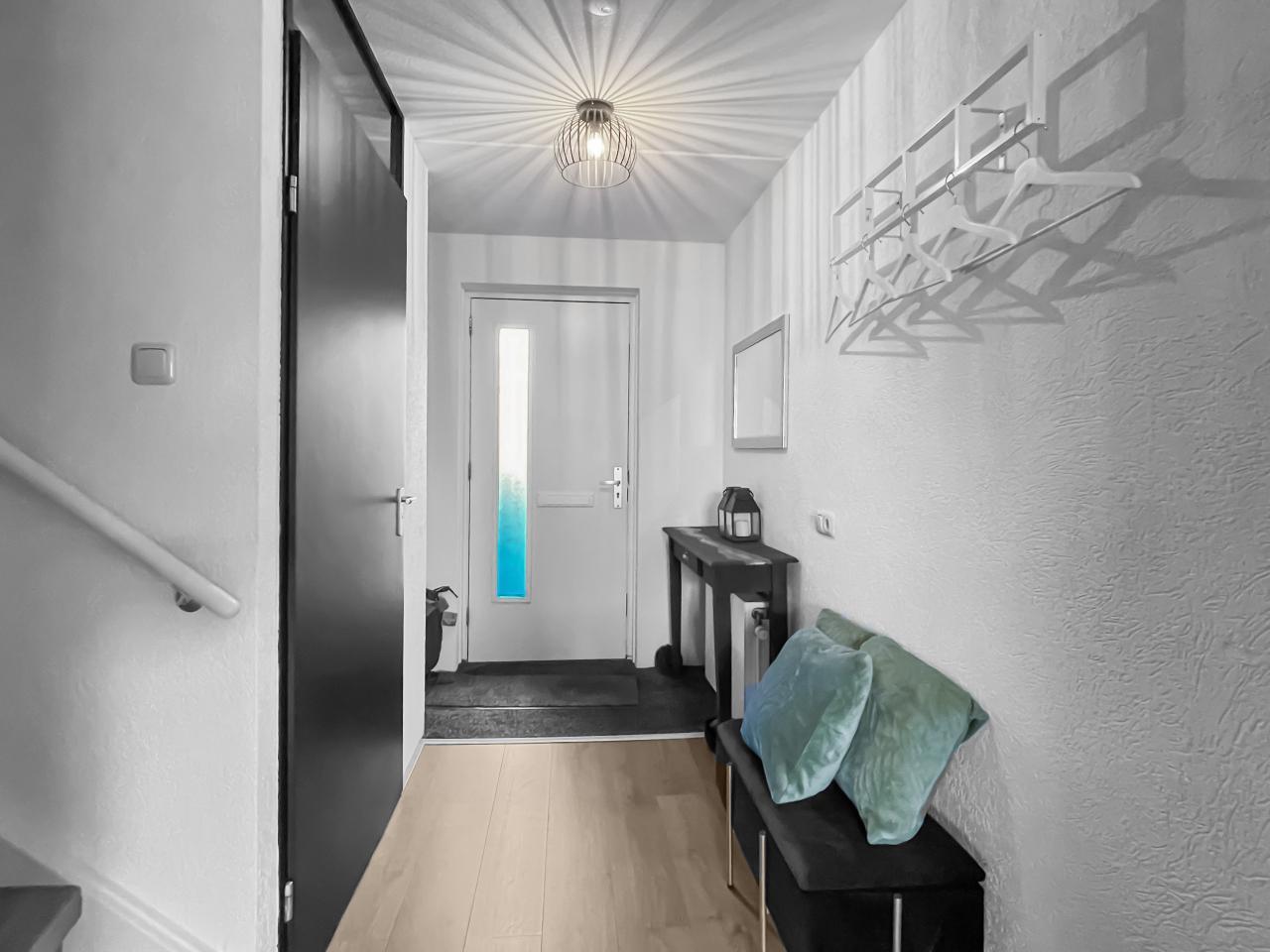 Furnished Townhouse with Park Views - Image 3