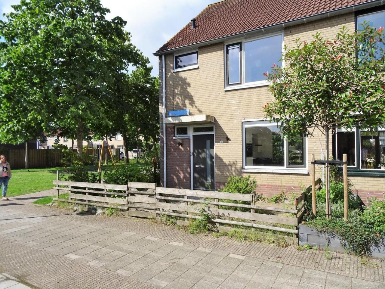 Family Home with Garden in Kruidenwijk - Image 1