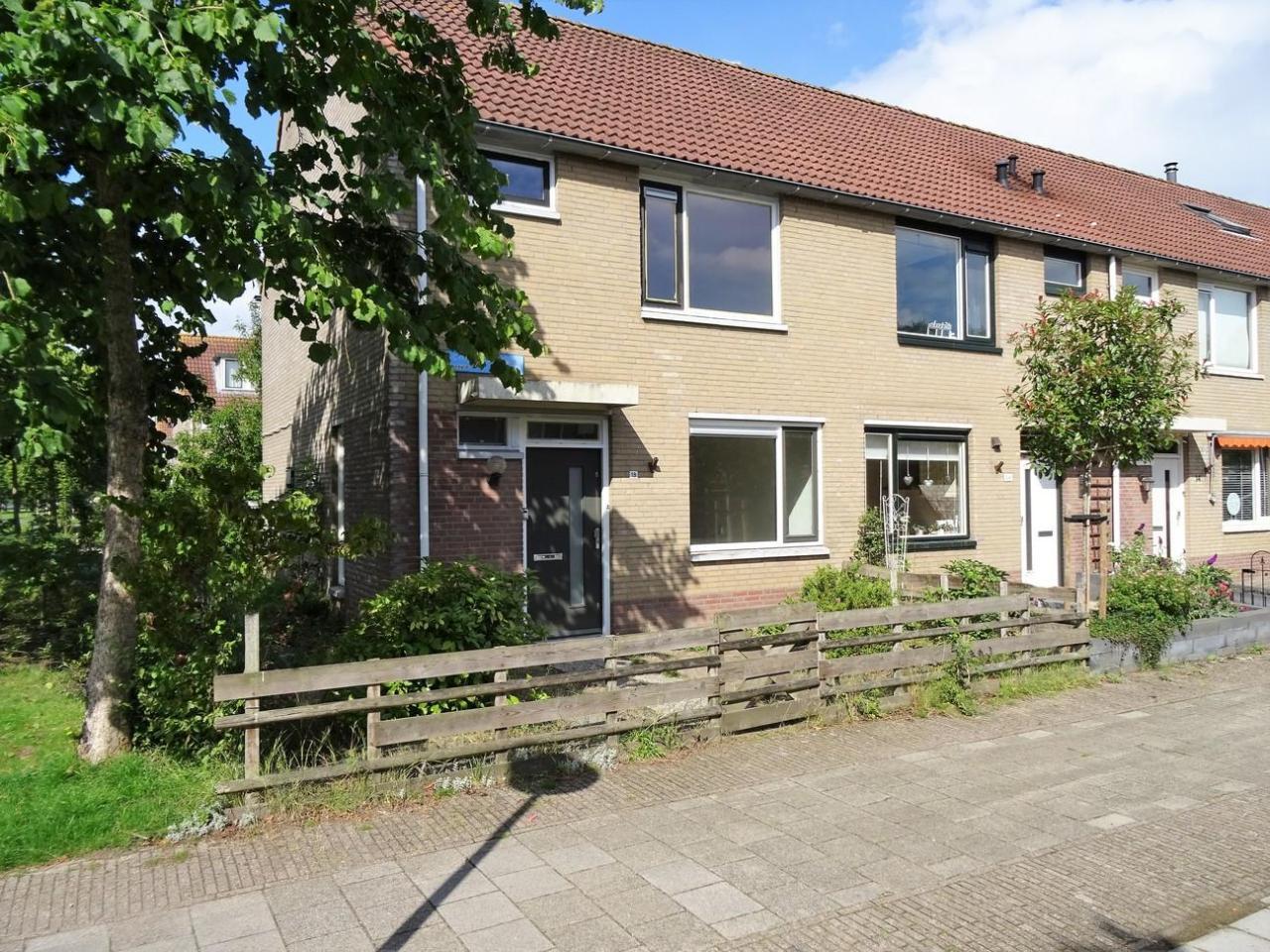 Family Home with Garden in Kruidenwijk - Image 2