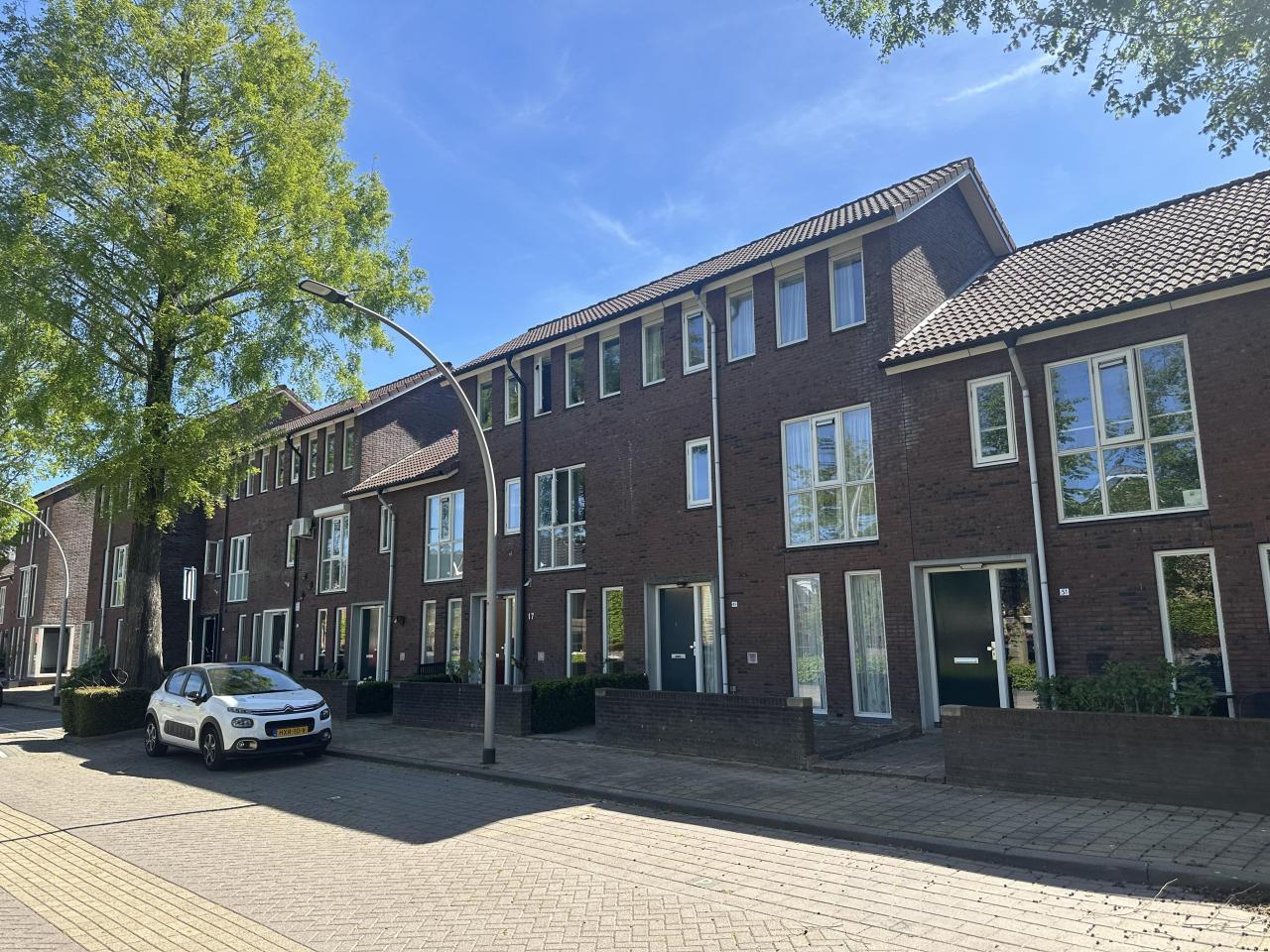 5-bedroom house with garden in Volgerlanden - Image 1