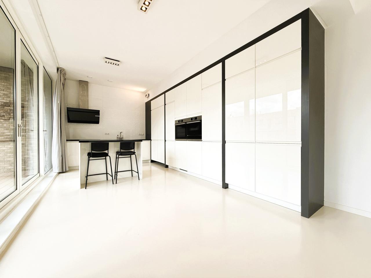 140 m² Living with Terrace and Parking Space - Image 5