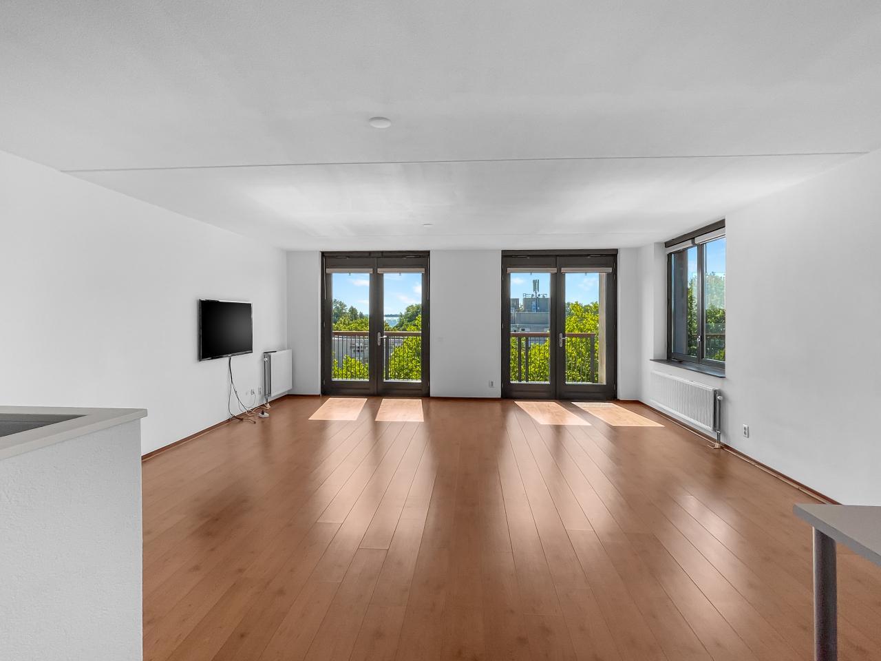 130 m² Apartment with 3 Bedrooms - Image 3