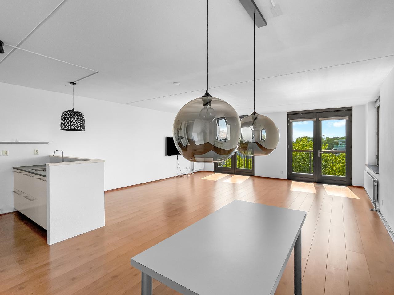 130 m² Apartment with 3 Bedrooms - Image 5