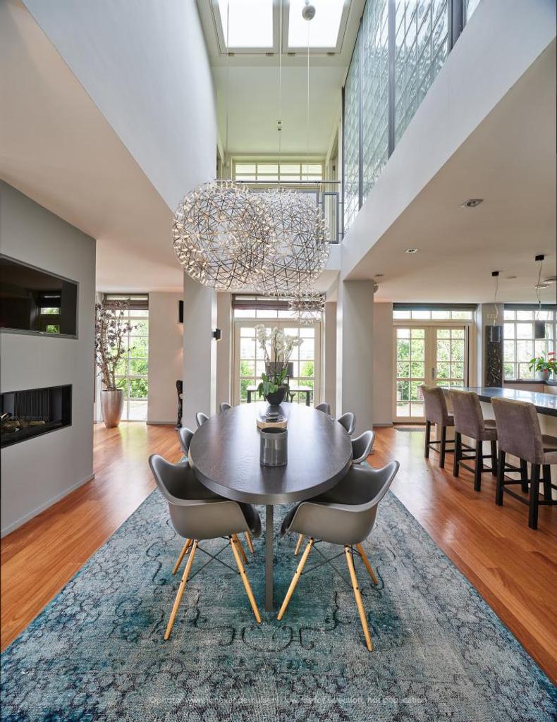 5-Bedroom Villa with Large Garden - Image 2